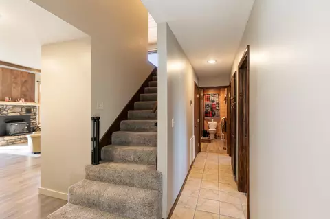 Entry Way - 2525 Beacon Hill Loop, Strafford, MO 65757 photo 3 of 7