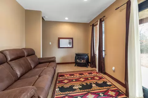 Living - 555 Trimble Rd, Protem, MO 65733 photo 3 of 4
