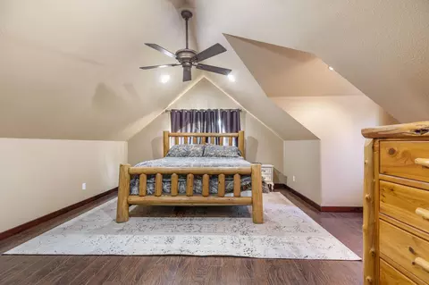 Bedroom - 555 Trimble Rd, Protem, MO 65733 photo 2 of 4