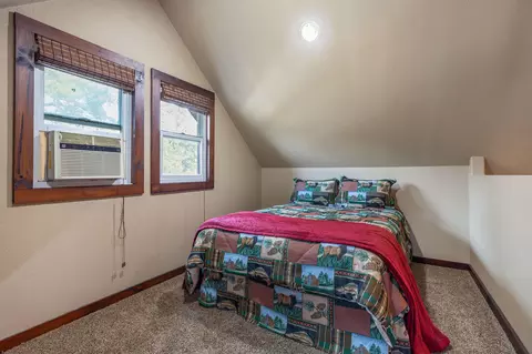 Bedroom - 555 Trimble Rd, Protem, MO 65733 photo 3 of 4
