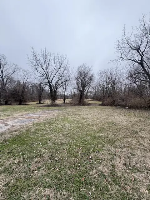 2754 E Grand St, Springfield, MO 65803 photo 3