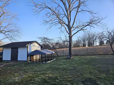 Exterior - 1705 Lakeview Dr, Ava, MO 65608 photo 8 of 9
