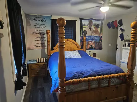Bedroom - 1705 Lakeview Dr, Ava, MO 65608 photo 2 of 2