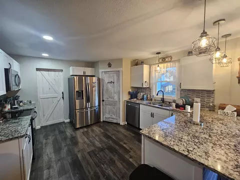 Kitchen - 1705 Lakeview Dr, Ava, MO 65608 photo 3 of 6