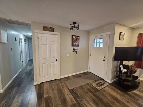 Entry Way - 1705 Lakeview Dr, Ava, MO 65608 photo 1 of 1
