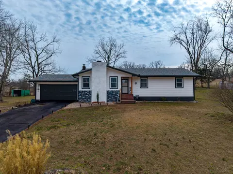 1705 Lakeview Dr, Ava, MO 65608