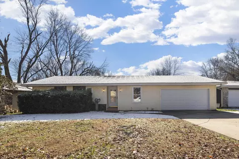 1632 W Berkeley St, Springfield, MO 65807