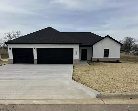 1702 Cash Dr, Mount Vernon, MO 65712