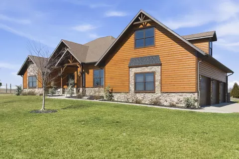 Exterior - 815 Forest Vw, Saddlebrooke, MO 65630 photo 4 of 18