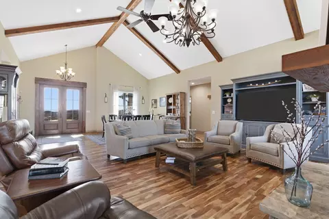 Living - 815 Forest Vw, Saddlebrooke, MO 65630 photo 2 of 4