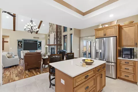 Kitchen - 815 Forest Vw, Saddlebrooke, MO 65630 photo 4 of 4