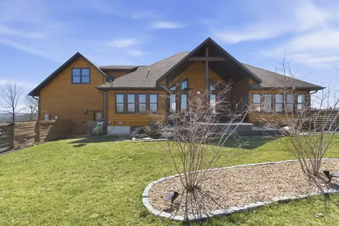 Exterior - 815 Forest Vw, Saddlebrooke, MO 65630 photo 8 of 18