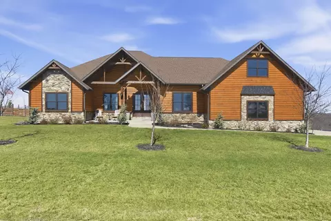Exterior - 815 Forest Vw, Saddlebrooke, MO 65630 photo 2 of 18