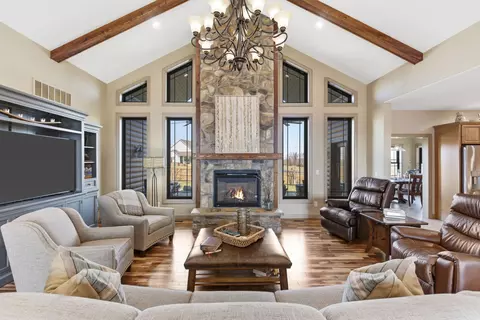 Living - 815 Forest Vw, Saddlebrooke, MO 65630 photo 4 of 4
