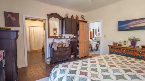 Bedroom - 509 Old Cane Bluff Rd, Alton, MO 65606 photo 3 of 11