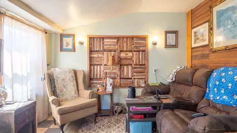 Living - 509 Old Cane Bluff Rd, Alton, MO 65606 photo 1 of 2