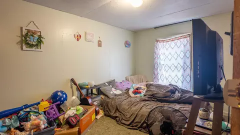 Bedroom - 509 Old Cane Bluff Rd, Alton, MO 65606 photo 8 of 11