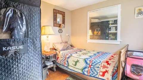 Bedroom - 509 Old Cane Bluff Rd, Alton, MO 65606 photo 7 of 11
