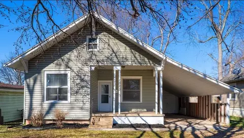 1523 E Lindberg St, Springfield, MO 65804