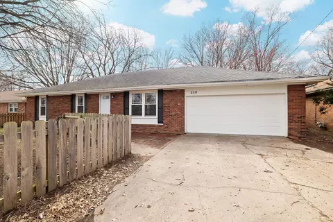 3311 S Jefferson Ave, Springfield, MO 65807