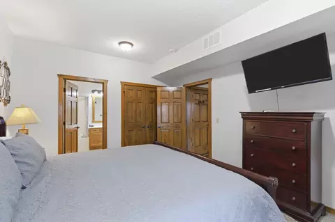 Bedroom - 263 Willow Oak Ln, Branson, MO 65616 photo 10 of 10