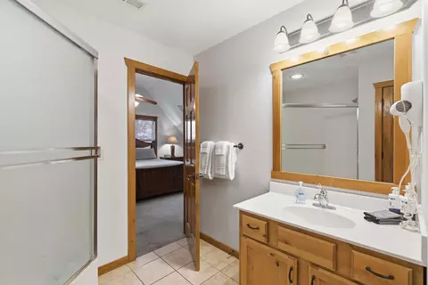 Bath - 263 Willow Oak Ln, Branson, MO 65616 photo 8 of 10
