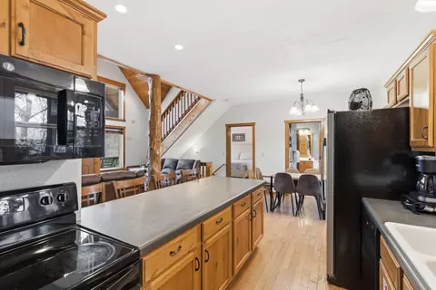 Kitchen - 263 Willow Oak Ln, Branson, MO 65616 photo 2 of 4