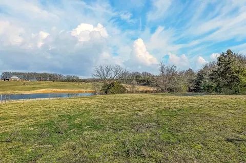 Exterior - 2081 Sand Ridge Rd, Marshfield, MO 65706 photo 4 of 5