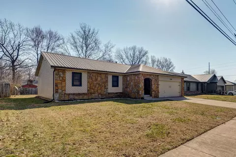 2546 S Fort Ave, Springfield, MO 65807