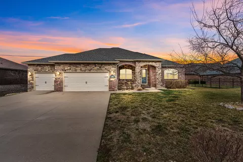209 Stoney Pointe Dr, Hollister, MO 65672