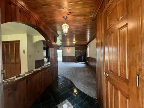 Entry Way - 4531 Bado Rd, Cabool, MO 65689 photo 1 of 12
