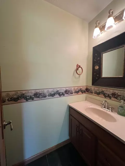 Bath - 4531 Bado Rd, Cabool, MO 65689 photo 6 of 8