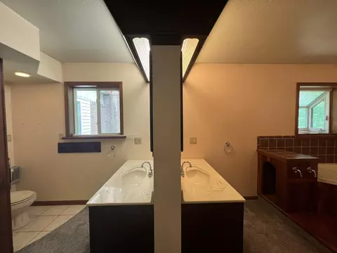 Bath - 4531 Bado Rd, Cabool, MO 65689 photo 1 of 8