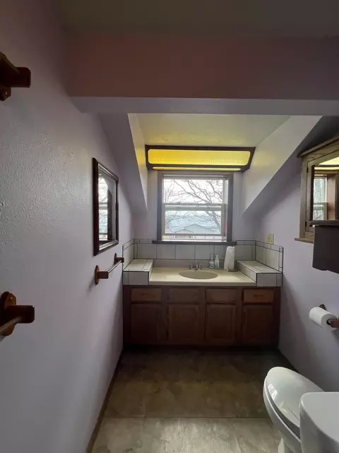 Bath - 4531 Bado Rd, Cabool, MO 65689 photo 7 of 8