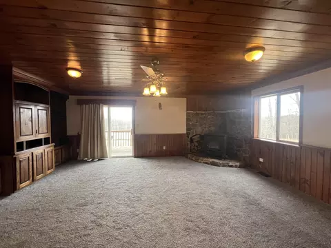 Living - 4531 Bado Rd, Cabool, MO 65689 photo 4 of 8