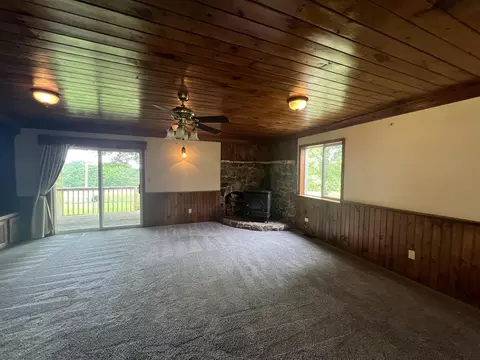 Living - 4531 Bado Rd, Cabool, MO 65689 photo 5 of 9