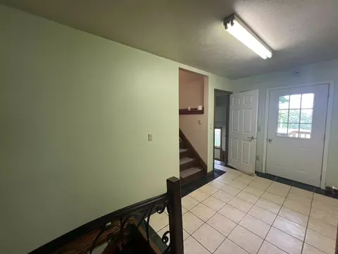 Entry Way - 4531 Bado Rd, Cabool, MO 65689 photo 3 of 12