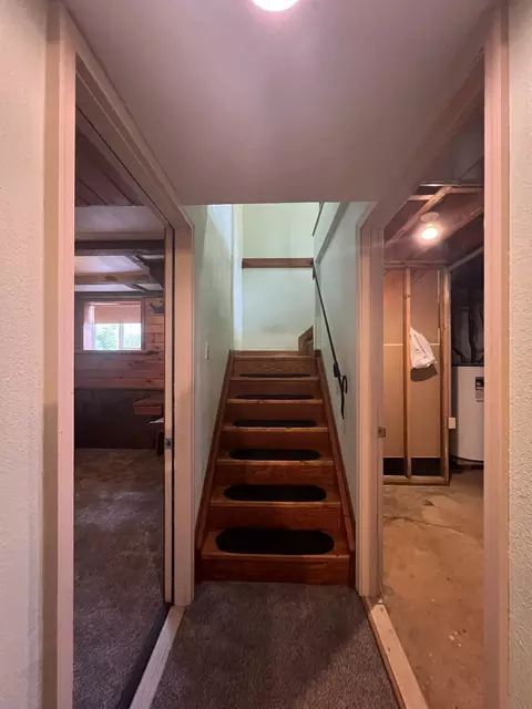 Entry Way - 4531 Bado Rd, Cabool, MO 65689 photo 5 of 12
