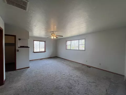 Living - 4531 Bado Rd, Cabool, MO 65689 photo 2 of 8