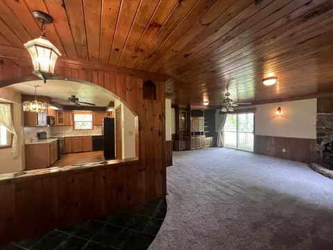 Living - 4531 Bado Rd, Cabool, MO 65689 photo 3 of 9