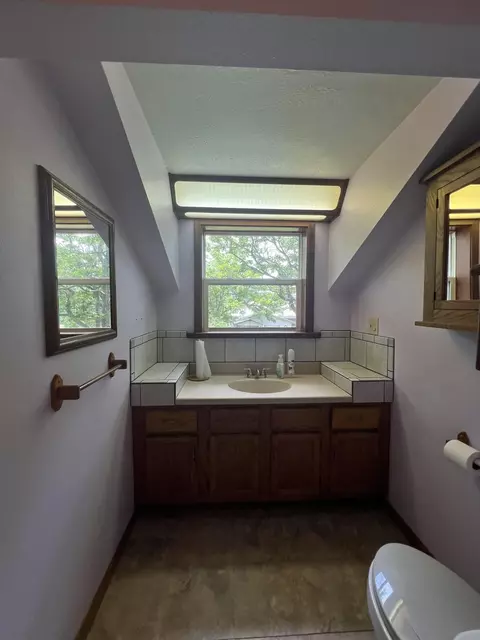 Bath - 4531 Bado Rd, Cabool, MO 65689 photo 7 of 8