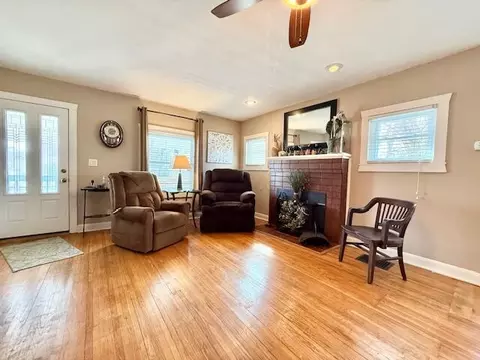 Living - 517 E Catalpa St, Springfield, MO 65807 photo 2 of 4