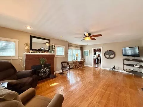 Living - 517 E Catalpa St, Springfield, MO 65807 photo 1 of 4