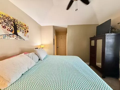 Bedroom - 517 E Catalpa St, Springfield, MO 65807 photo 1 of 5