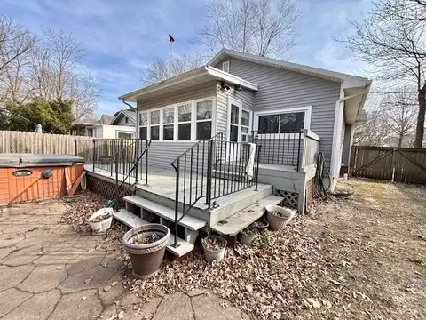 Exterior - 517 E Catalpa St, Springfield, MO 65807 photo 6 of 9