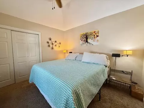 Bedroom - 517 E Catalpa St, Springfield, MO 65807 photo 2 of 5