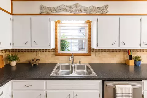Kitchen - 87 Bluff Ln, Shell Knob, MO 65747 photo 2 of 3