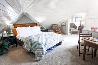 Bedroom - 900 E Walnut St, Springfield, MO 65806 photo 8 of 14