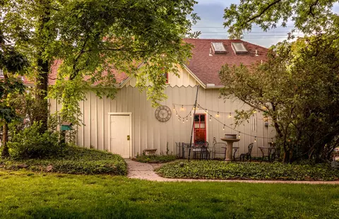 Exterior - 900 E Walnut St, Springfield, MO 65806 photo 6 of 12