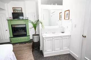 Bath - 900 E Walnut St, Springfield, MO 65806 photo 10 of 10